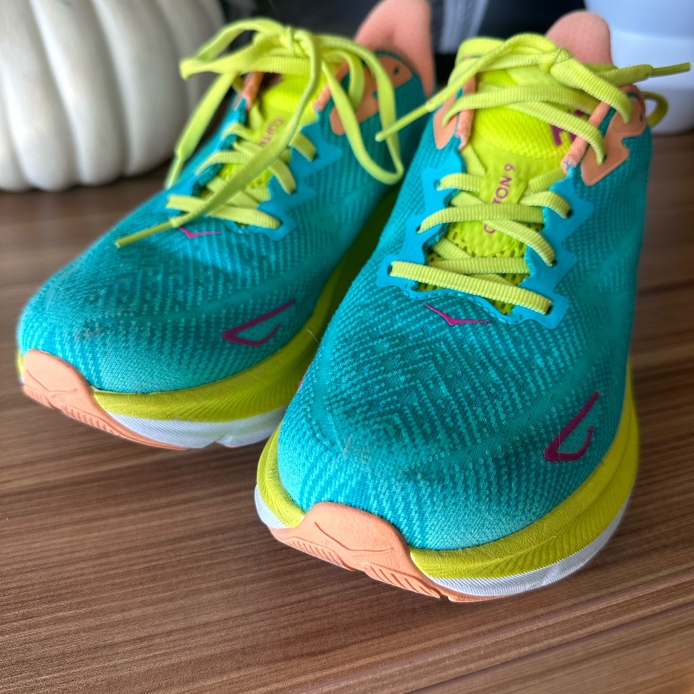Hoka Clifton 9 ceramic / evening primrose